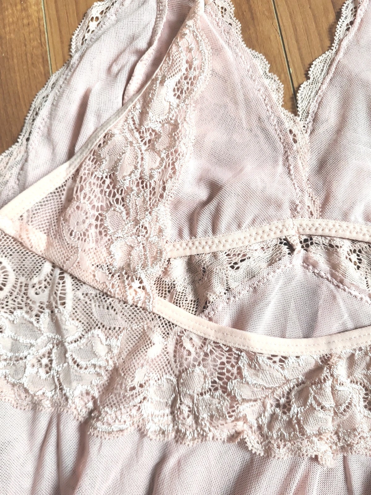 Pink Lace babydoll nightgown adjustable spaghetti straps and a small Bow. Sz M