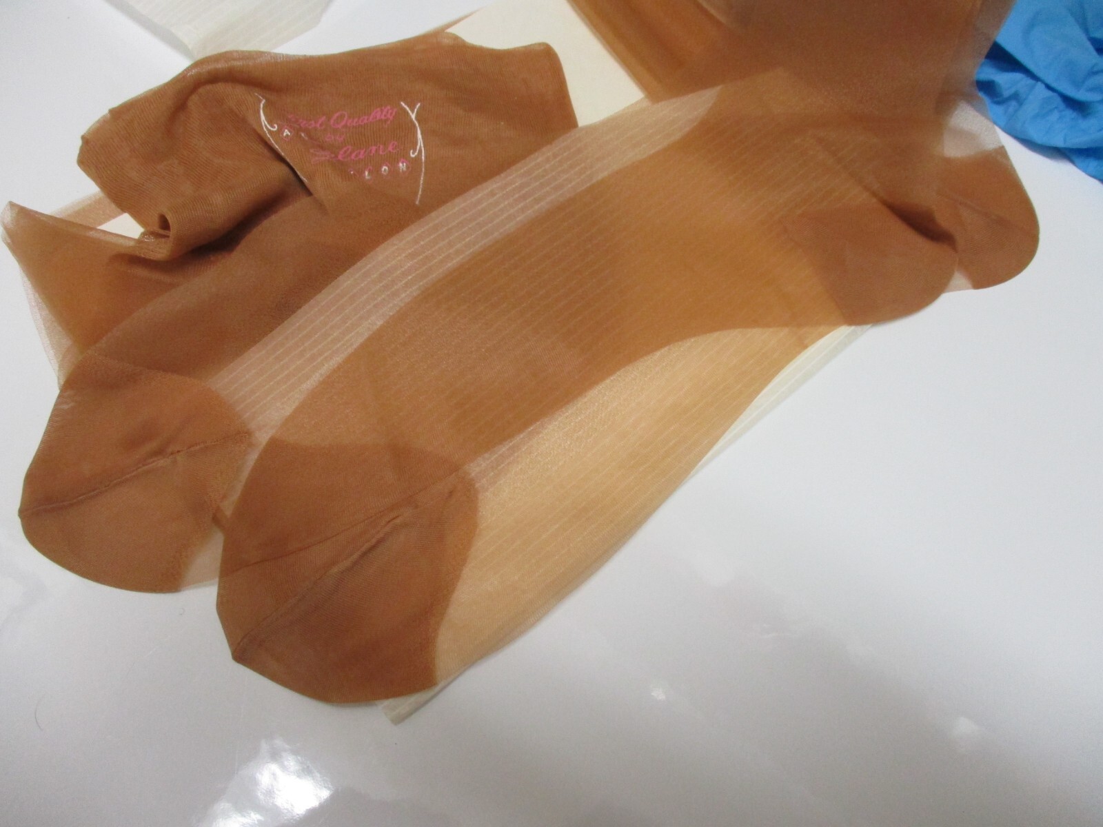 1PR VINTAGE HARLANE RHT SHEER MICRO MESH NYLON STOCKINGS SIZE 11 LONG 36″ BEIGE