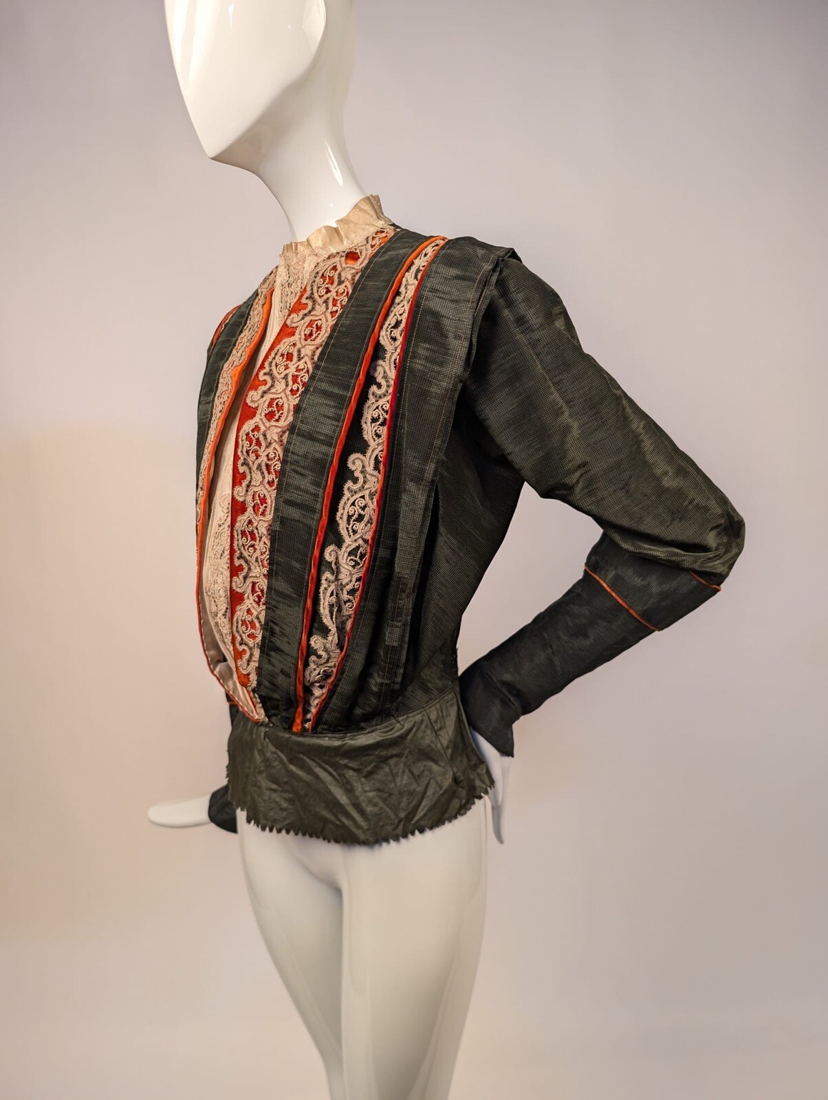 VICTORIAN TURN OF THE C WATERED MOIRE SILK BODICE W LACE + BEADING