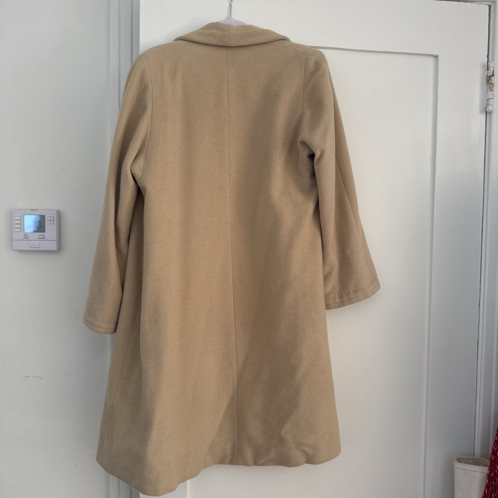 Einger 100% Cashmere with Silk lining Beige Women’s Vintage Coat Elegant Style