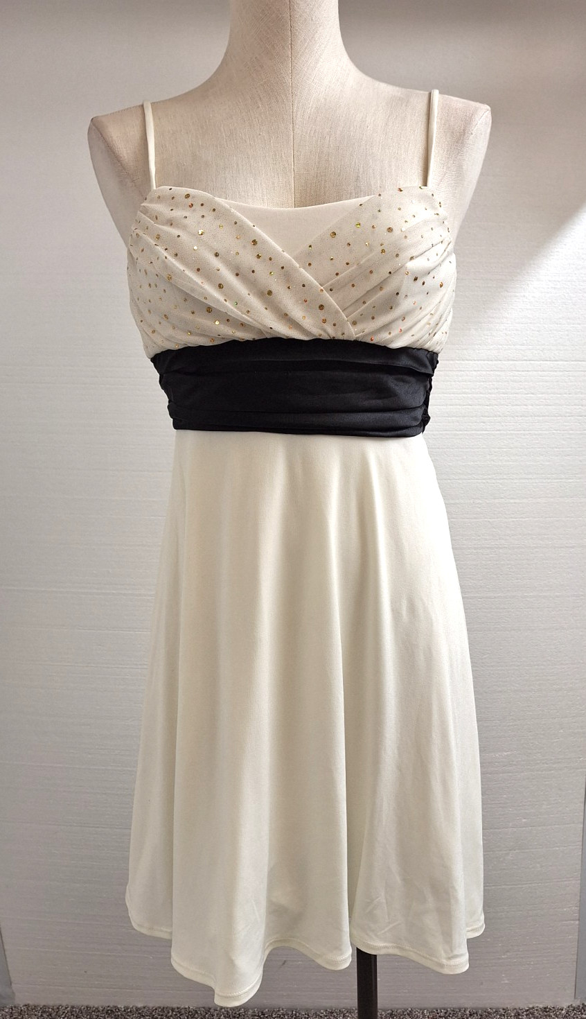 Y2K CITY TRIANGLES Size M Ivory/Black Formal Chiffon Dress w/Sequins