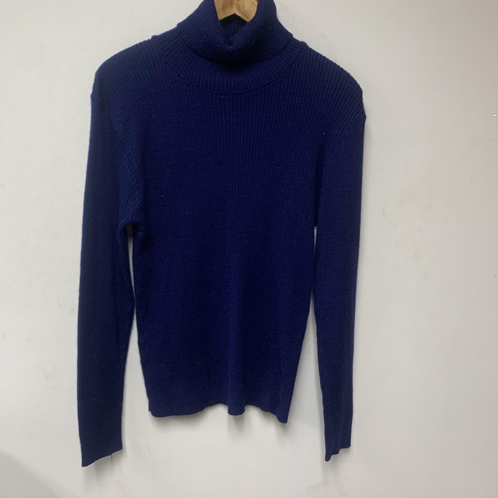 The Damon Turtle Women’s Medium M Long Sleeve Turtleneck Sweater Vintage 36”
