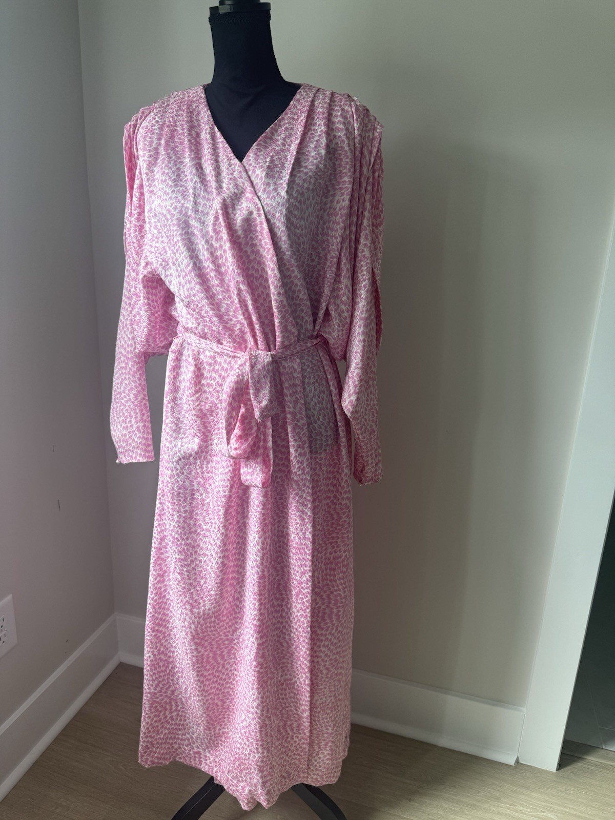 Vintage David Brown for Saks Fifth Avenue Maxi Kimono Robe Pink Snake Print M