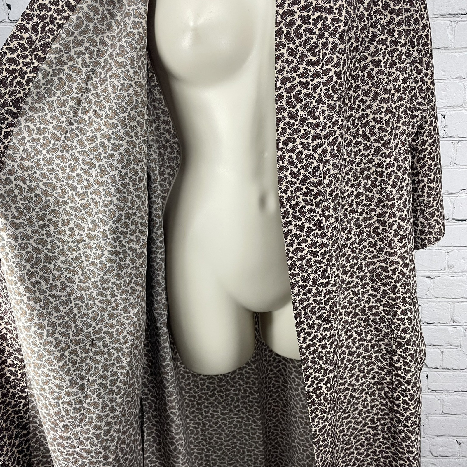 VTG Bill Blass Cream Paisley Print Lightweight Pockets Tie Waist Robe Size O/S