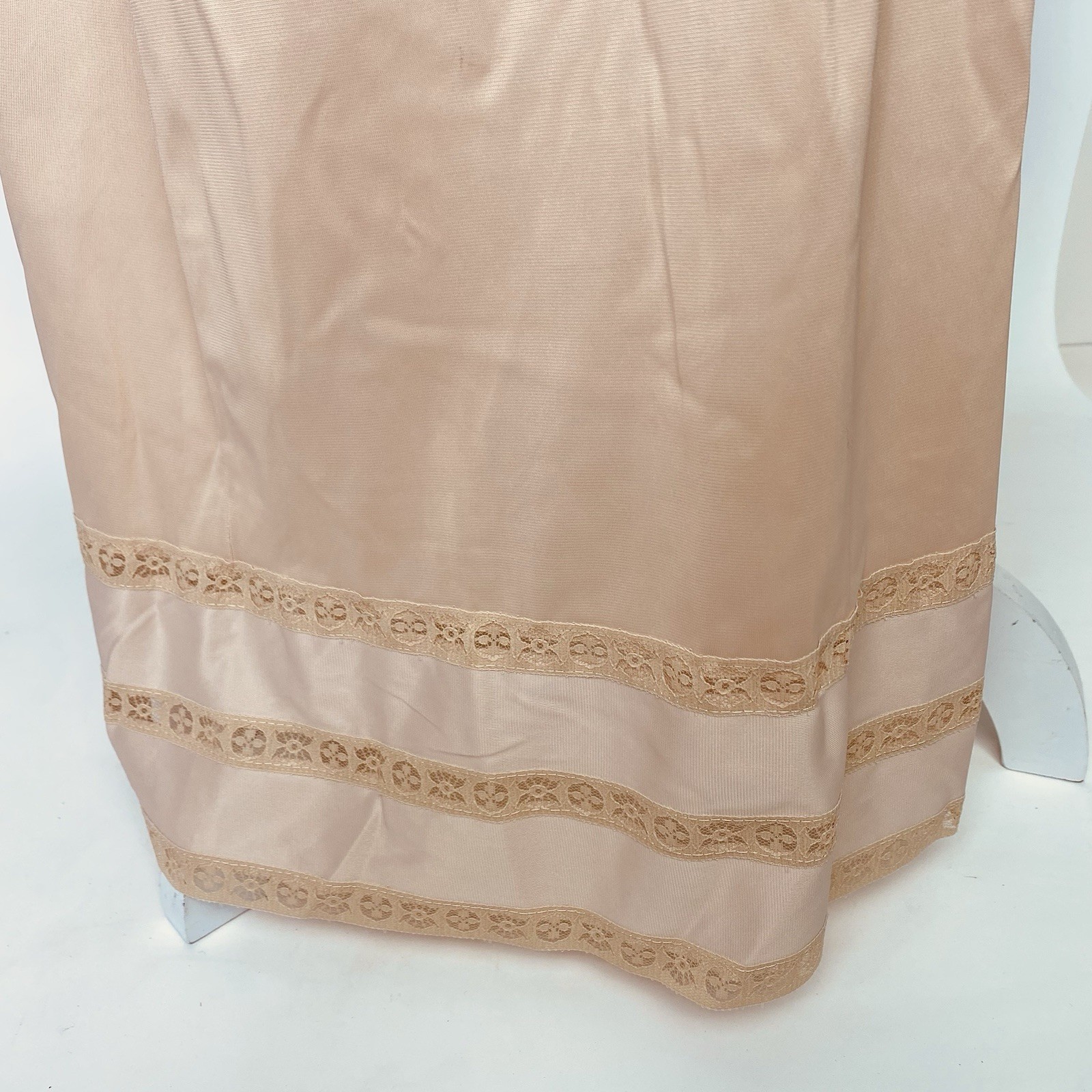 Gossard Artemis Size Small Style 9014 100% Antron III Nylon Beige Slip USA made