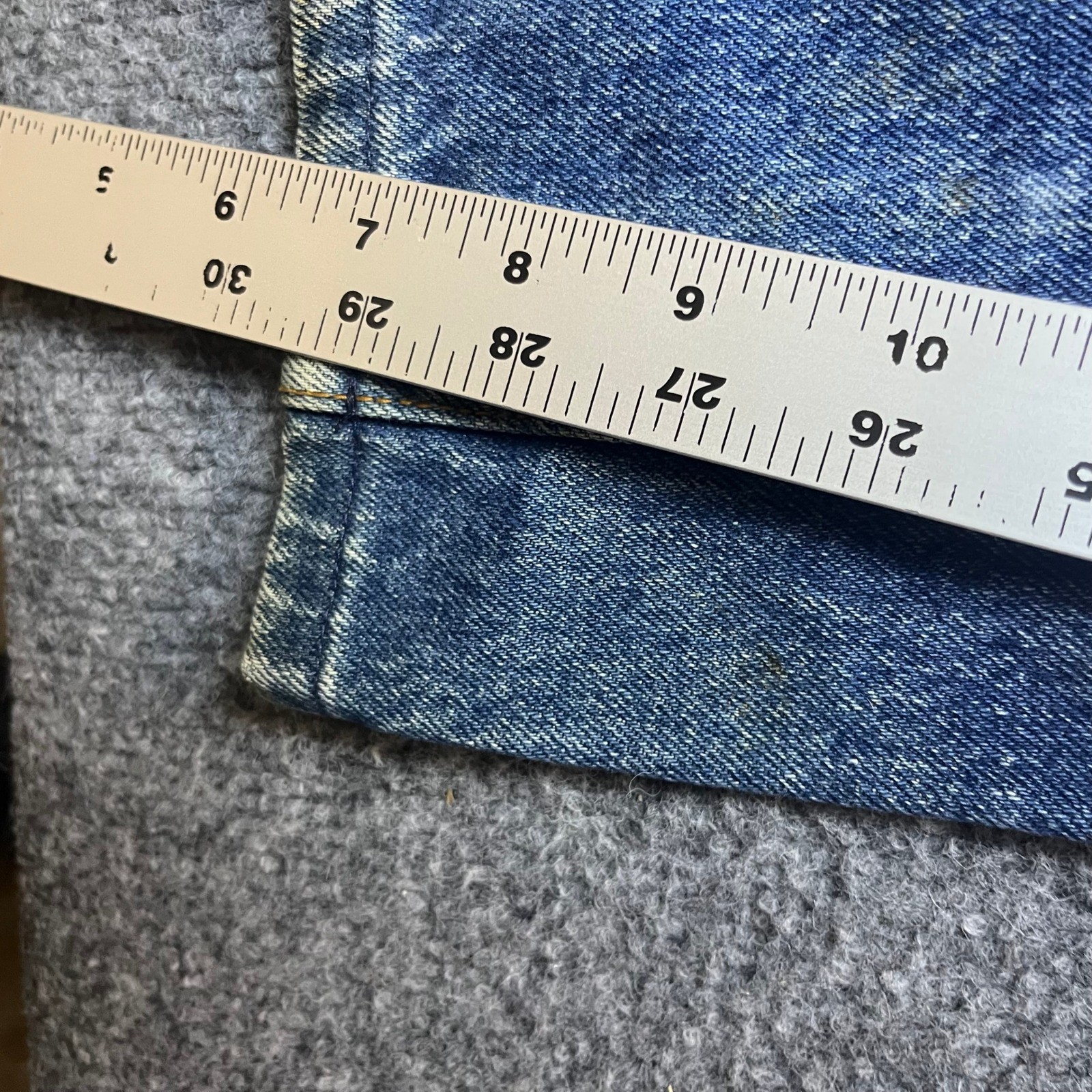 Levi’s Jeans Womens Size 22 Blue Distressed Straight Leg Denim USA Made 514 Fair