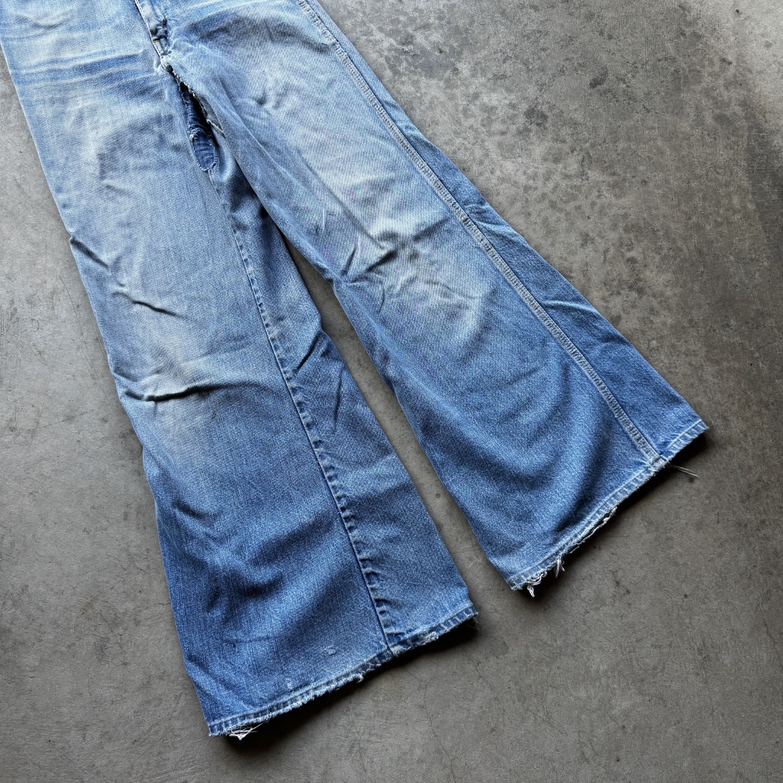 1970s BearBottoms Seattle Wide Leg Flare Jeans 26×30