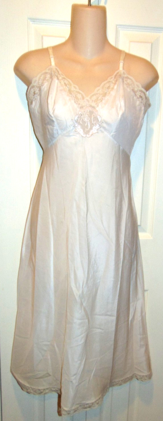 Vintage Corhan Noumair Neiman Marcus Full Length Lace Trim Beige Silk Slip 34