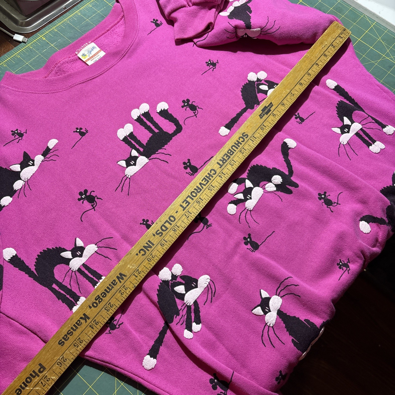VTG 80s Kitty Cat Mouse Hot Pink Oversized Sweater AOP Lifestyles