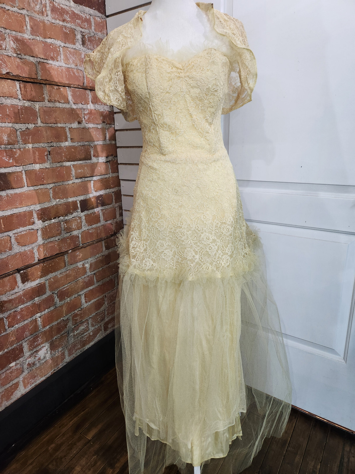 Vintage 1950’s Yellow Lace Tulle Party Prom Wedding Dress Gown Size 4 Small