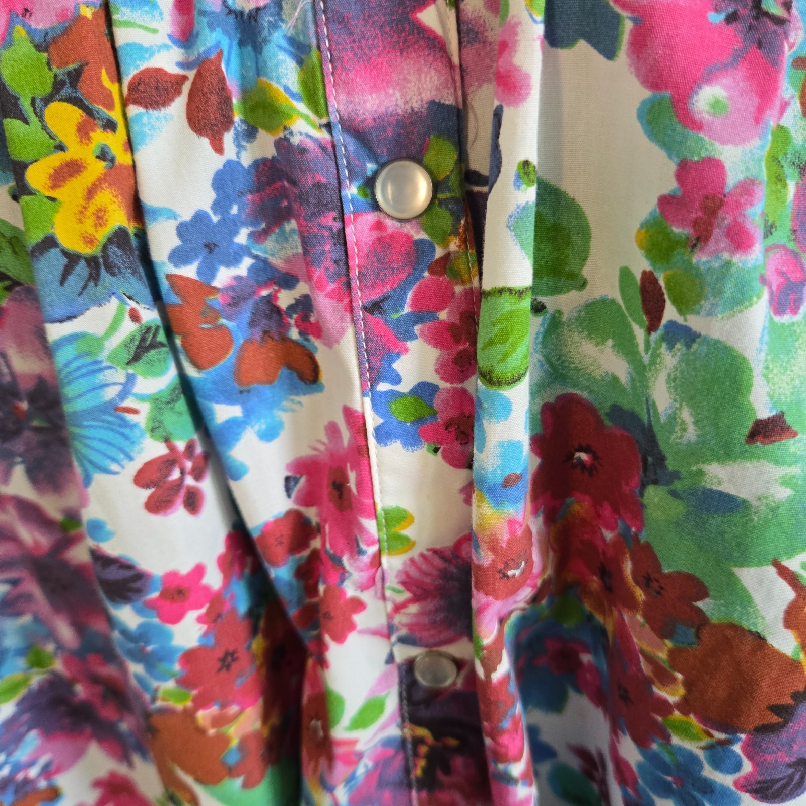 Models Coat VTG Housecoat Sz Large Floral Metal Snaps Pleated Shoulder Detail