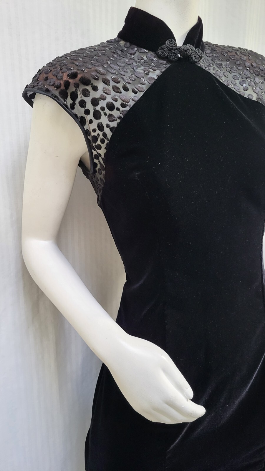 Vintage 1980s Niki Originals Black Velvet Dress – Size S/M – EUC