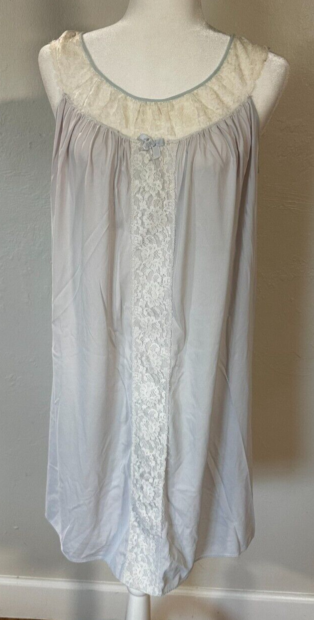 Vintage Women’s 32/34 Nightgown Negligee Gray Full Sweep Nylon Lace *READ*