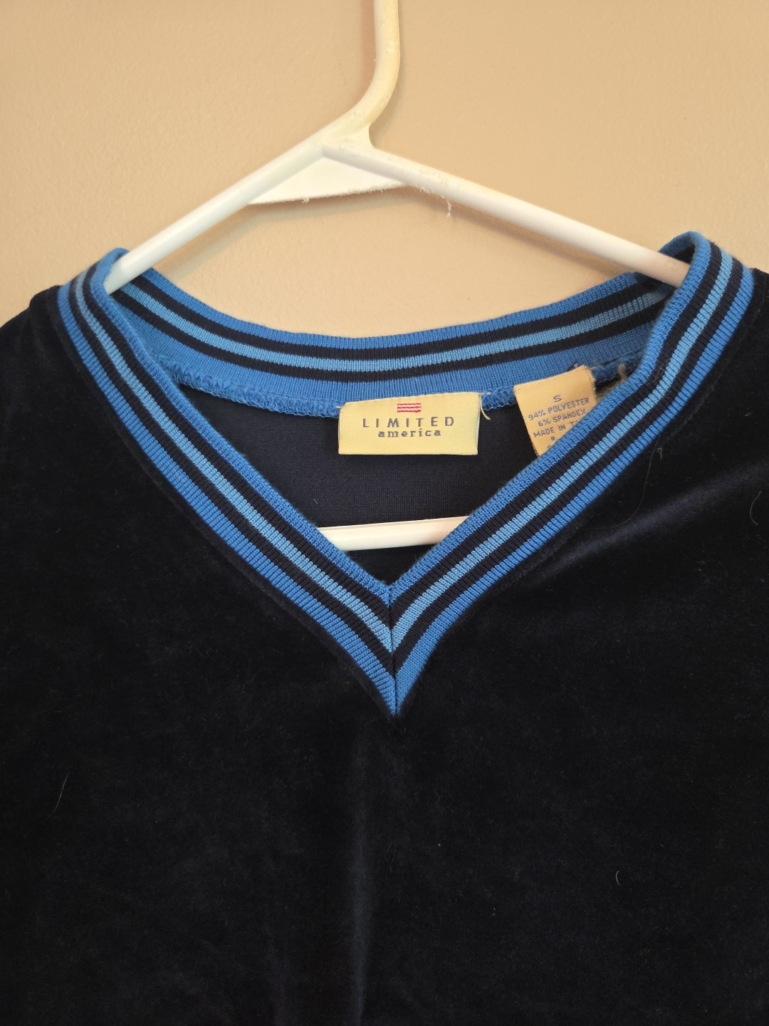 VTG Limited America Navy Blue Velour Hippy Retro V-Neck Pullover Shirt S