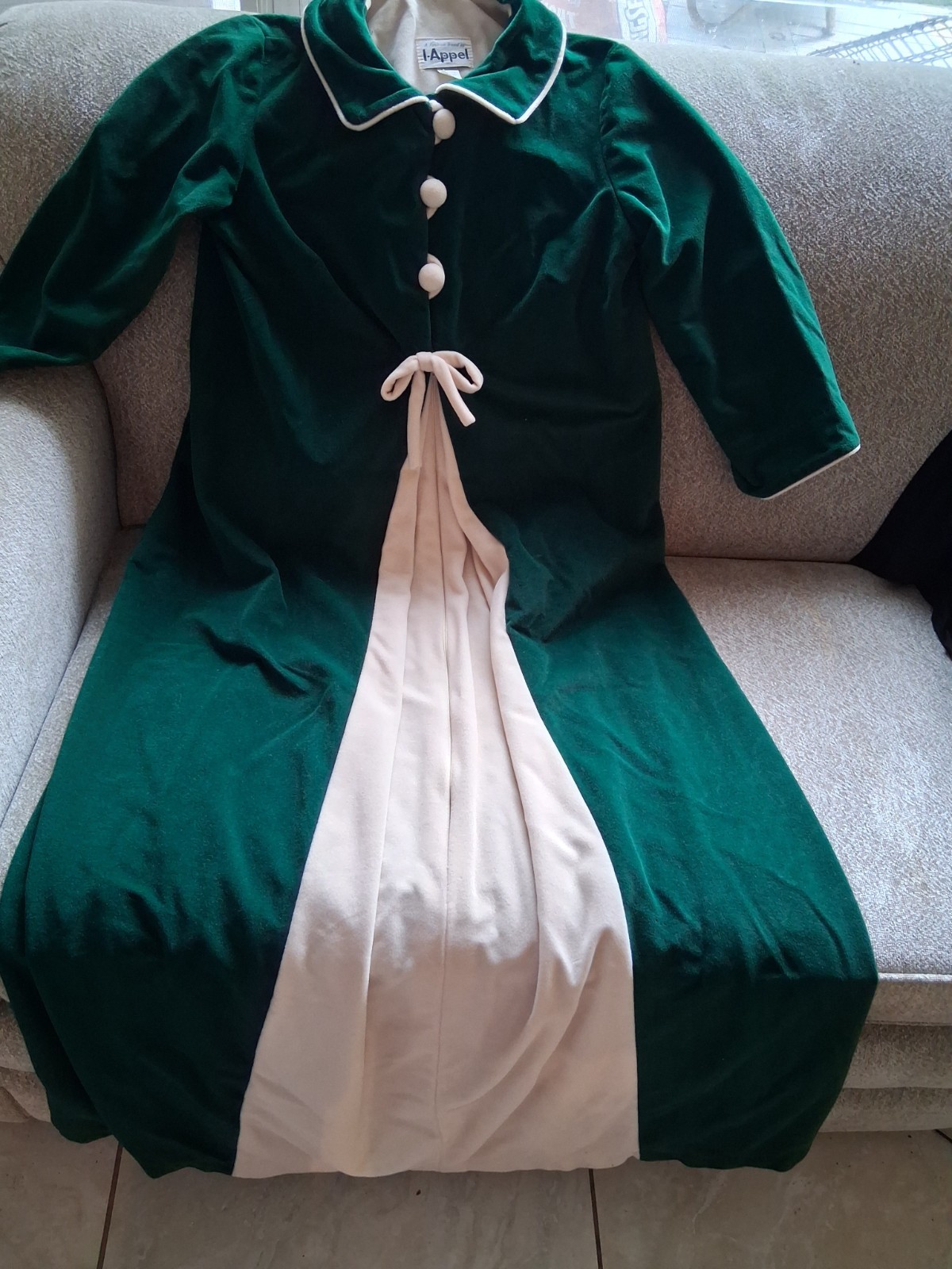 Vintage I- APPEL Long Velour Robe Womens Velvety BIG BUTTONS, Big Pleat,