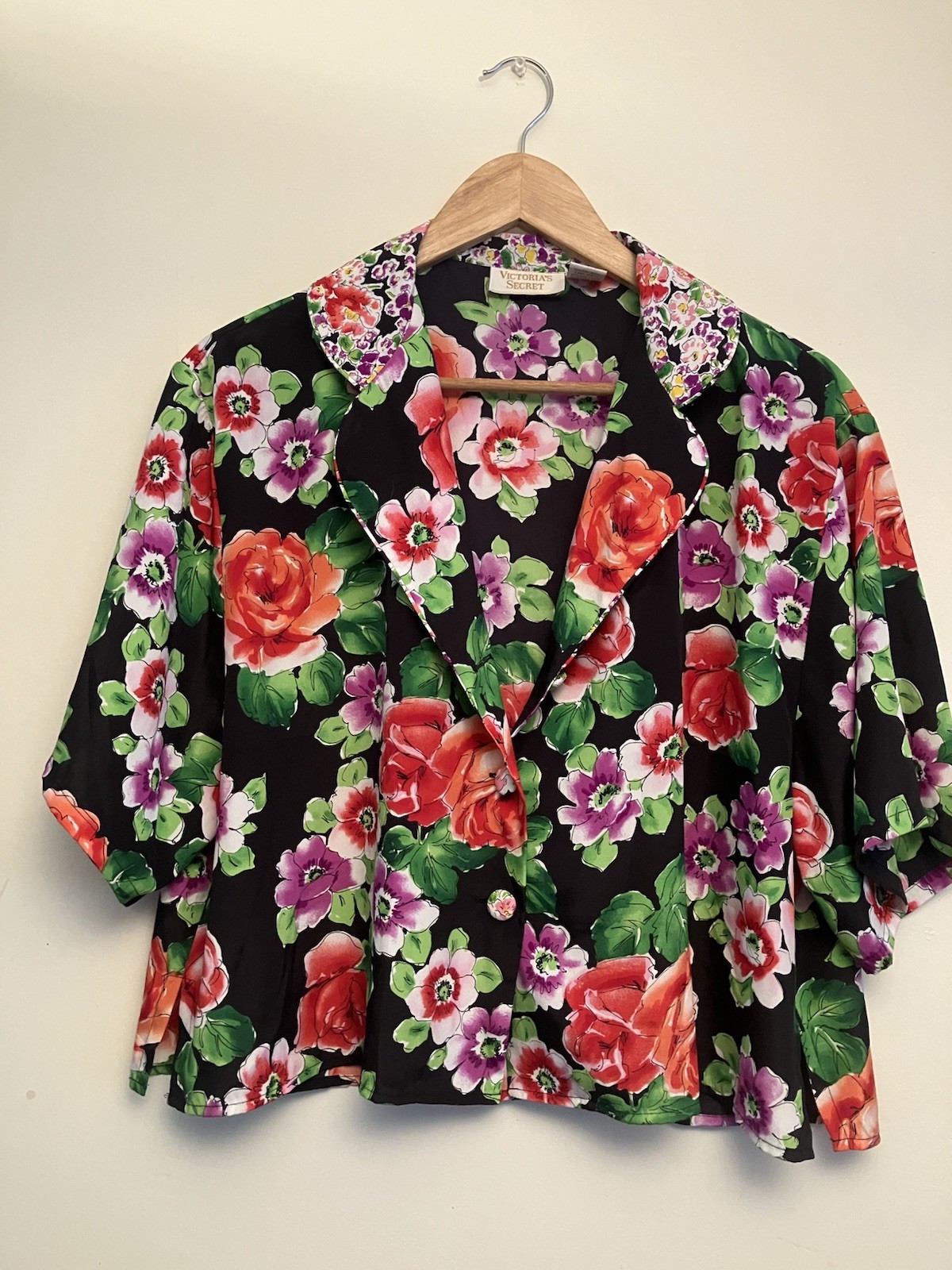 Women’s Vintage 90’s Victoria’s Secret Gold Label Vintage 2-Button Silky Top