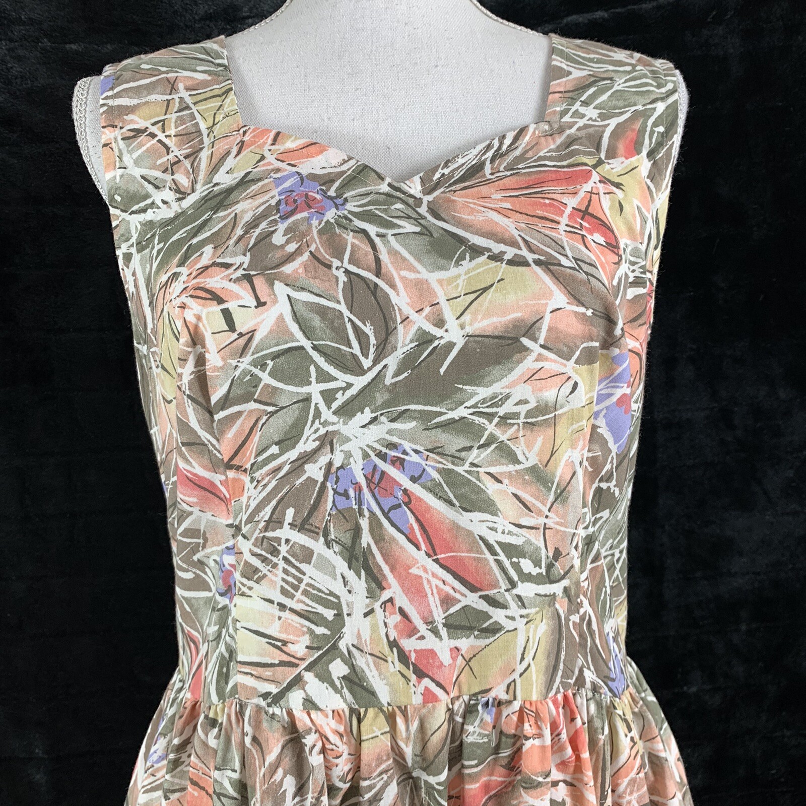 Vintage Dress Handmade Size Medium Fit & Flare Floral Knee Length Tank Zip Back