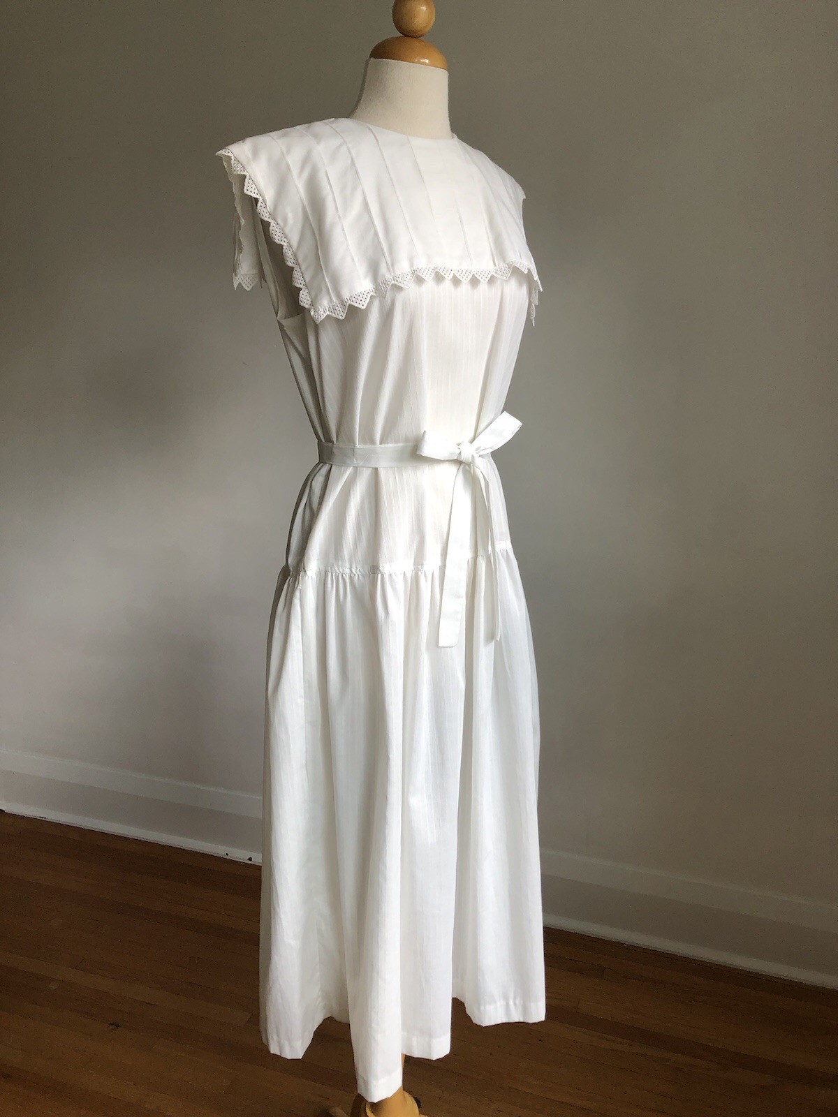 STUNNED VTG ISLE OF CAPRI Dallas White Cotton Drop-waist Prairie Day Dress M/L