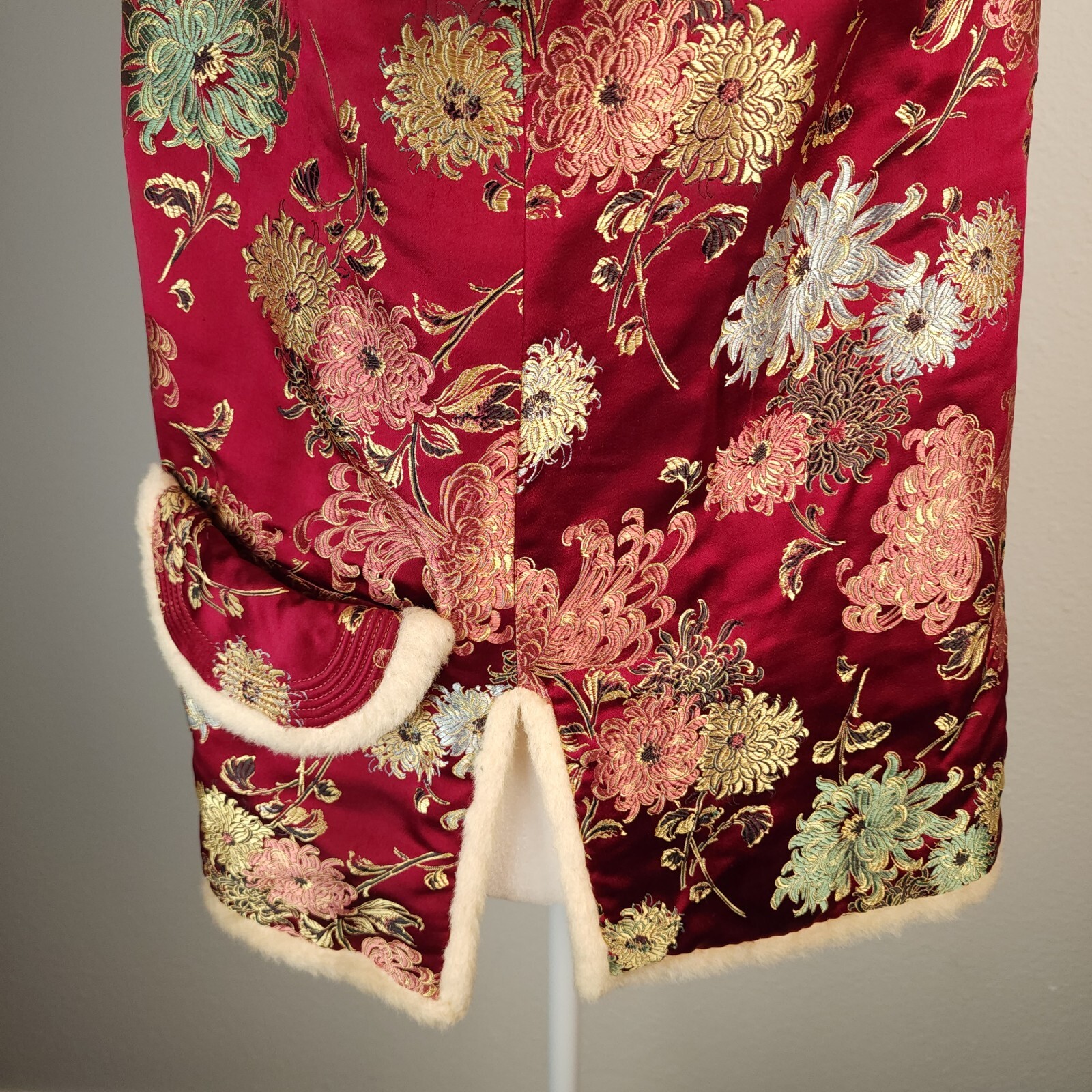 Vintage 70s Asian Mandarin Sherpa Lined Jacket Coat Silk Burgundy Chrysanthemum