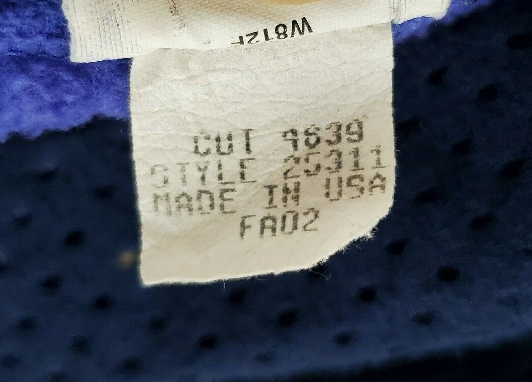 Rare VTG 02 PATAGONIA Medium Womens USA Made R3 Radiant Full Zip Indigo Jacket