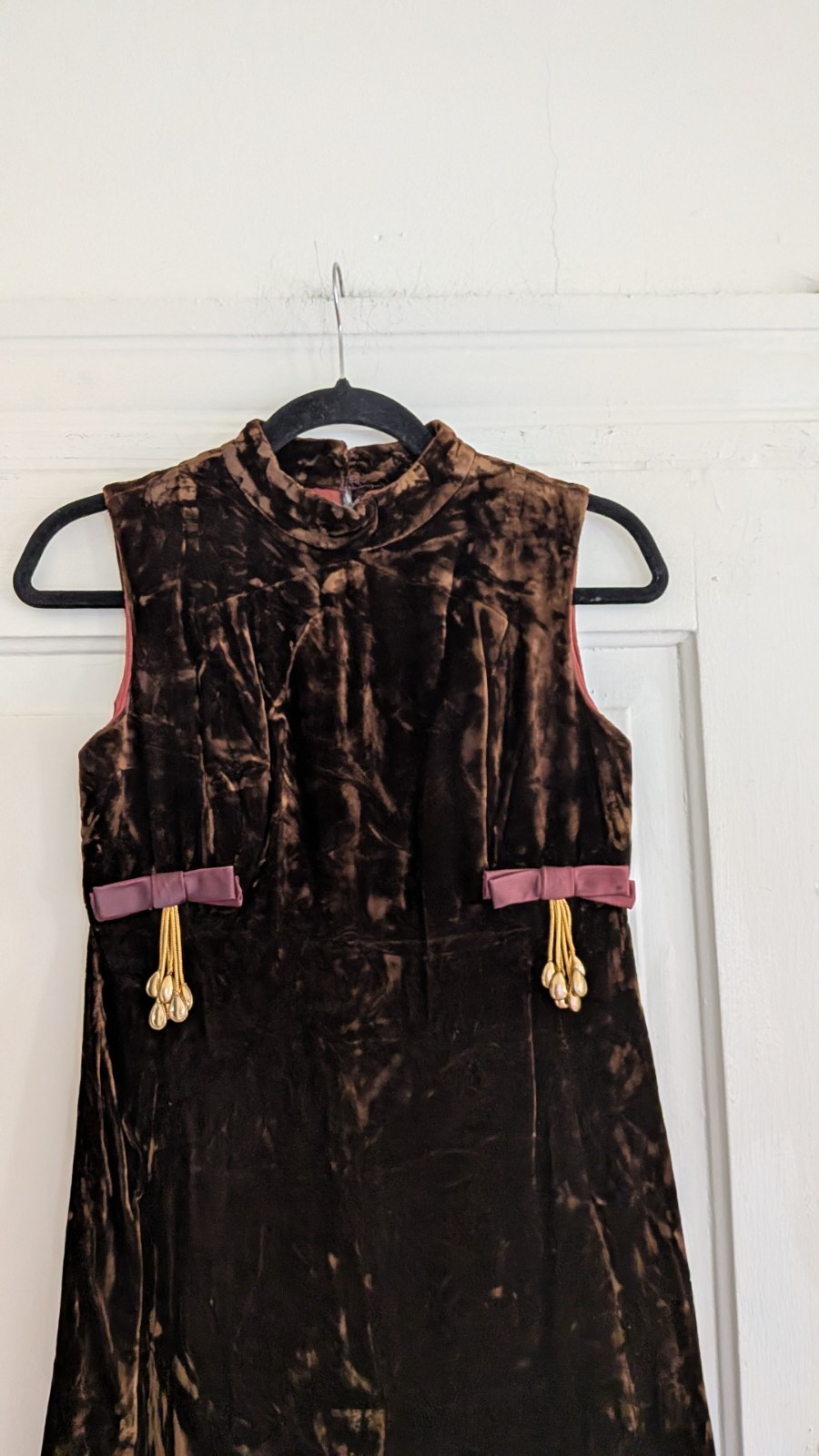 Vintage circa 1960’s-70’s Women’s Chocolate Brown Crushed Velvet Mini Dress S