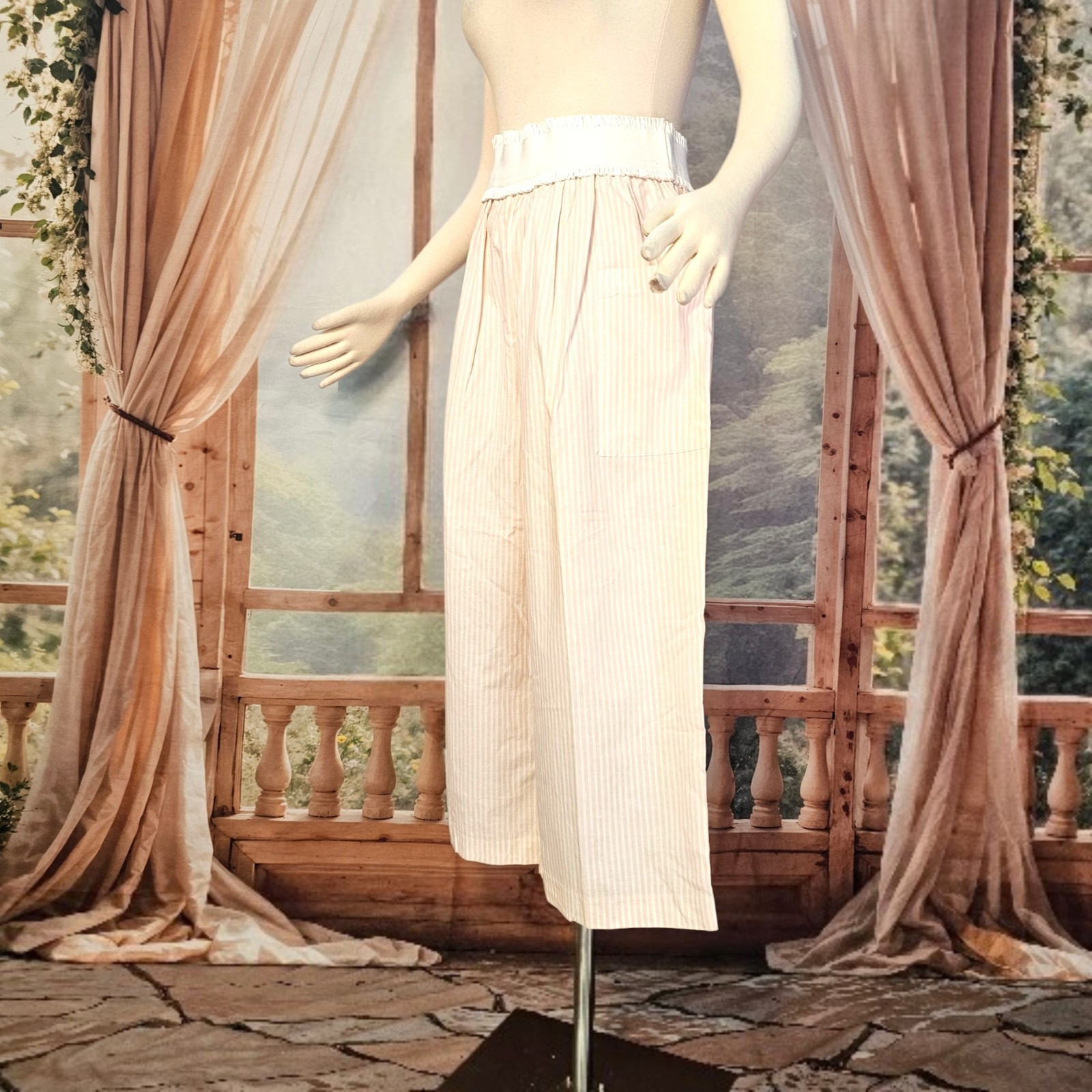 Vintage 1980’s Pink and Cream Striped Wide Leg Pants Capri Patch Pockets