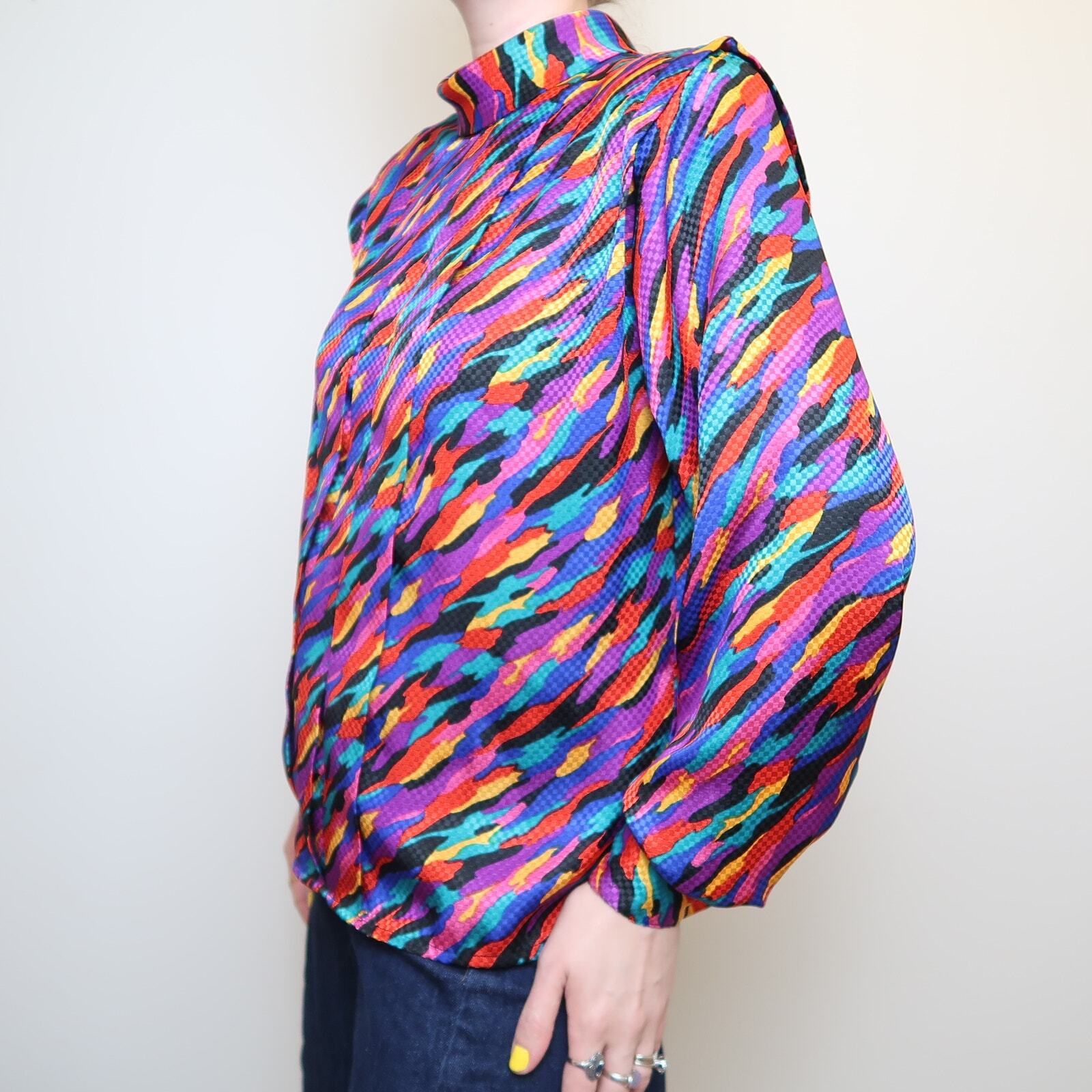 Vintage 80s/90s Notches colorful rainbow satin abstract print blouse 13