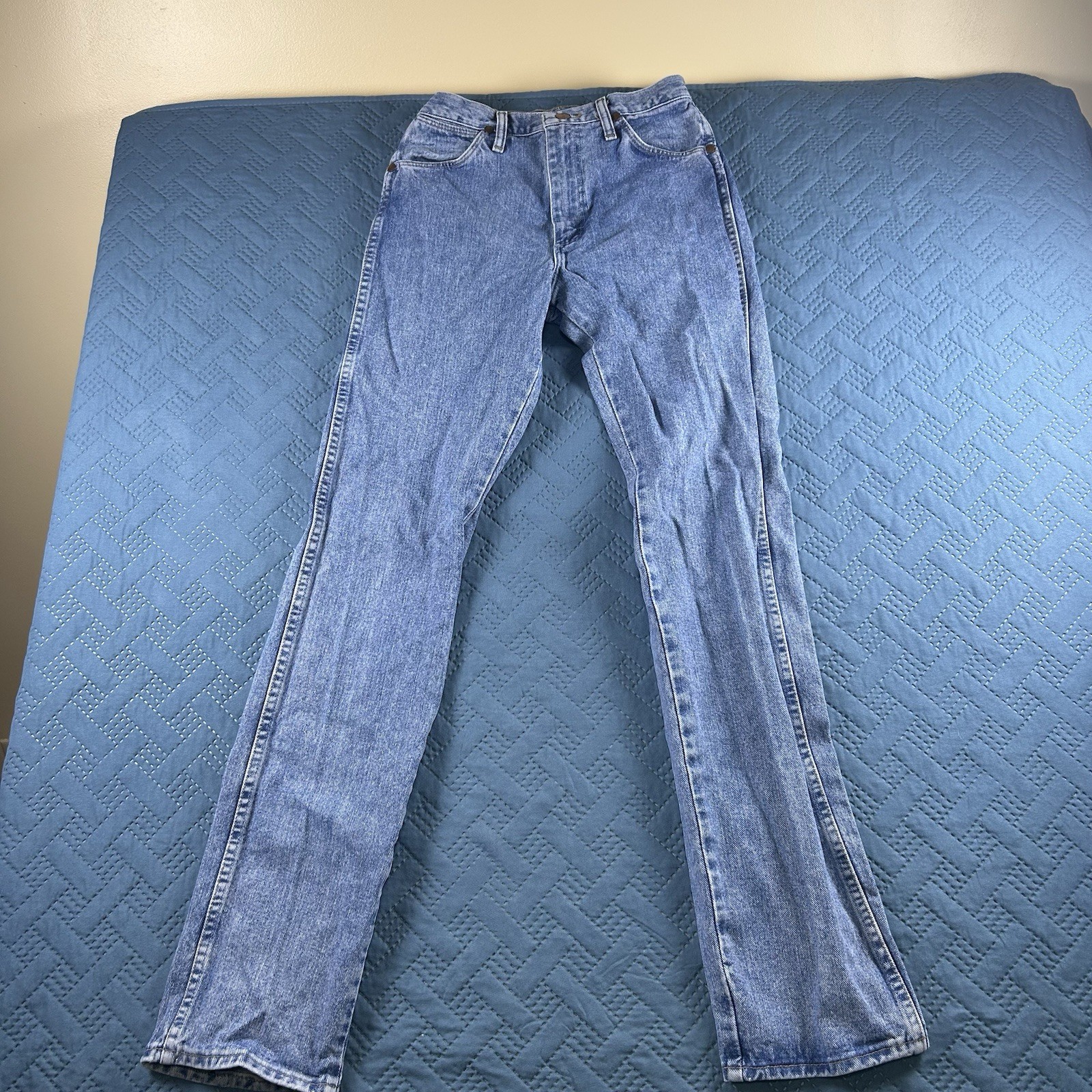 vintage Wrangler 14MWZ straight leg jeans made in USA Size 7×34 Waist Size 26