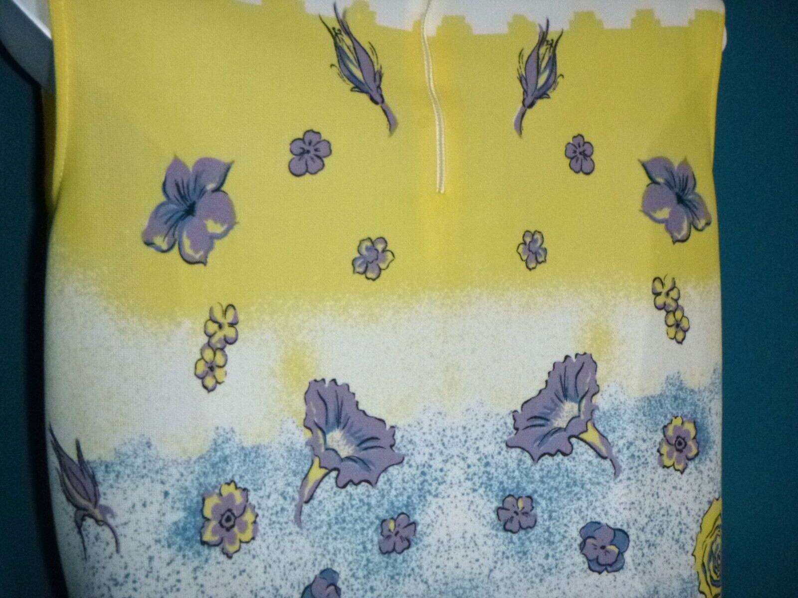 Vtg 60s 70s MOD Polyester Knit Novelty Shirt Yellow Lilac Blue Flowers Sz S/M