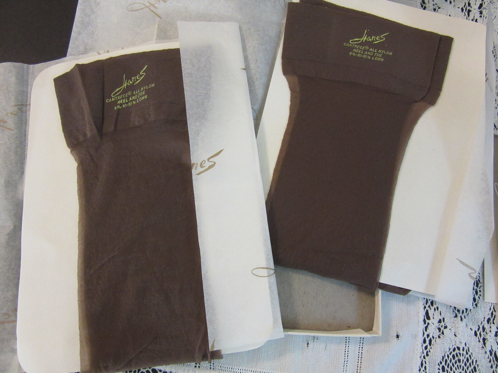 HANES Cantrece ll Heel & Toe vtg NYLONS Sz 9 1/2, 10 1/2 Long TOWN TAUPE 2 Pair