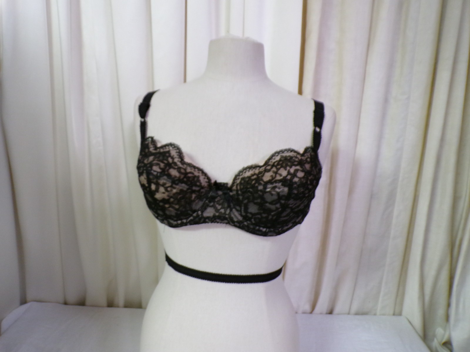 Vintage HOLLYWOOD VASSERETTE Black Lace Bra 36C New w/ Tags