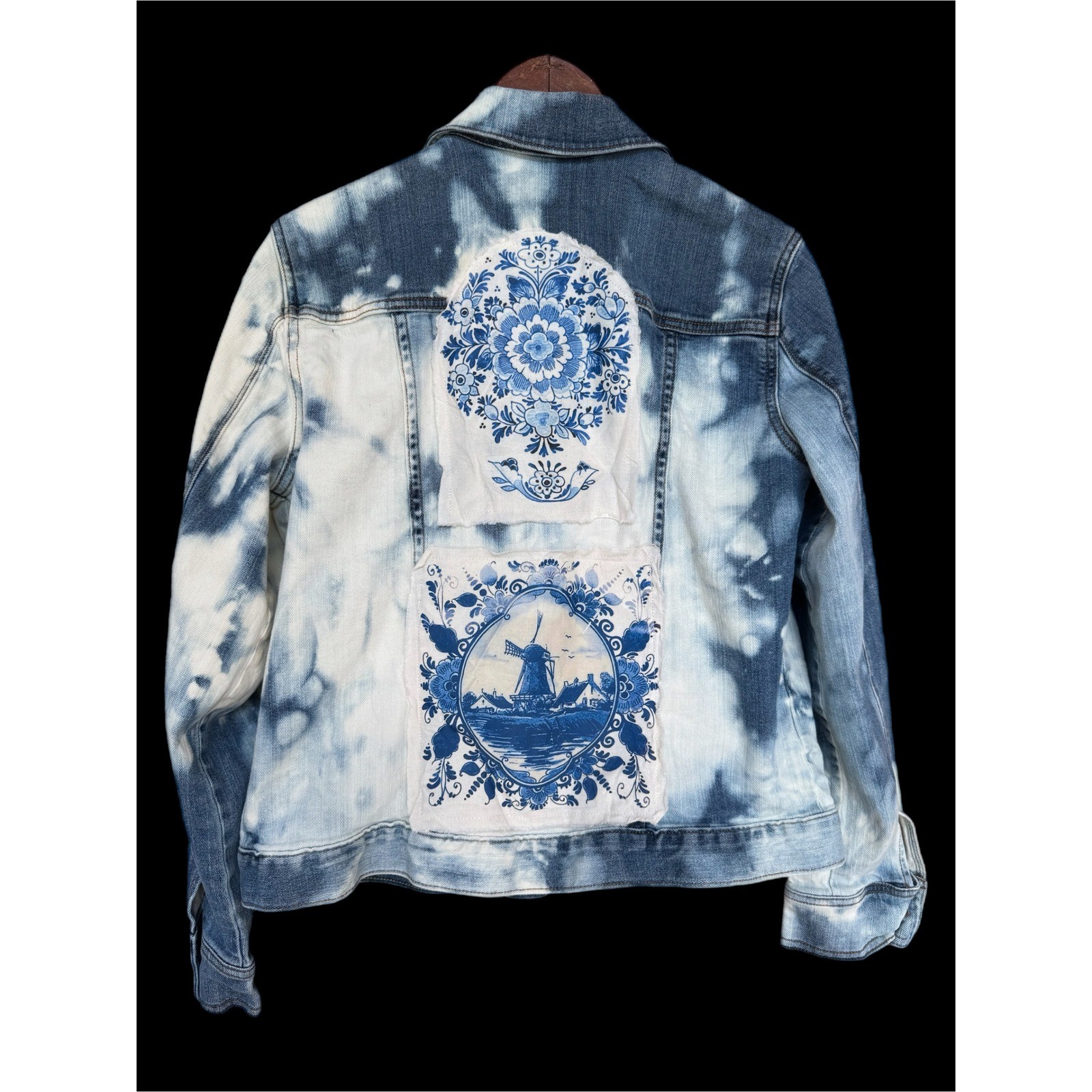 Upcycled Eddie Bauer Denim Jacket Delft Blue Patch Medium Boho