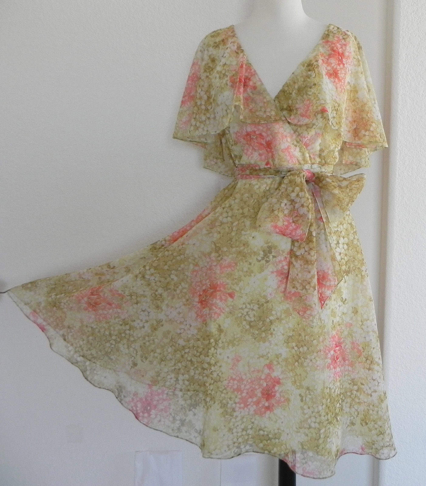 Vtg Don Luis de Espana RARE Dress Floral Chiffon Tie Belted Size 10(fits US S)