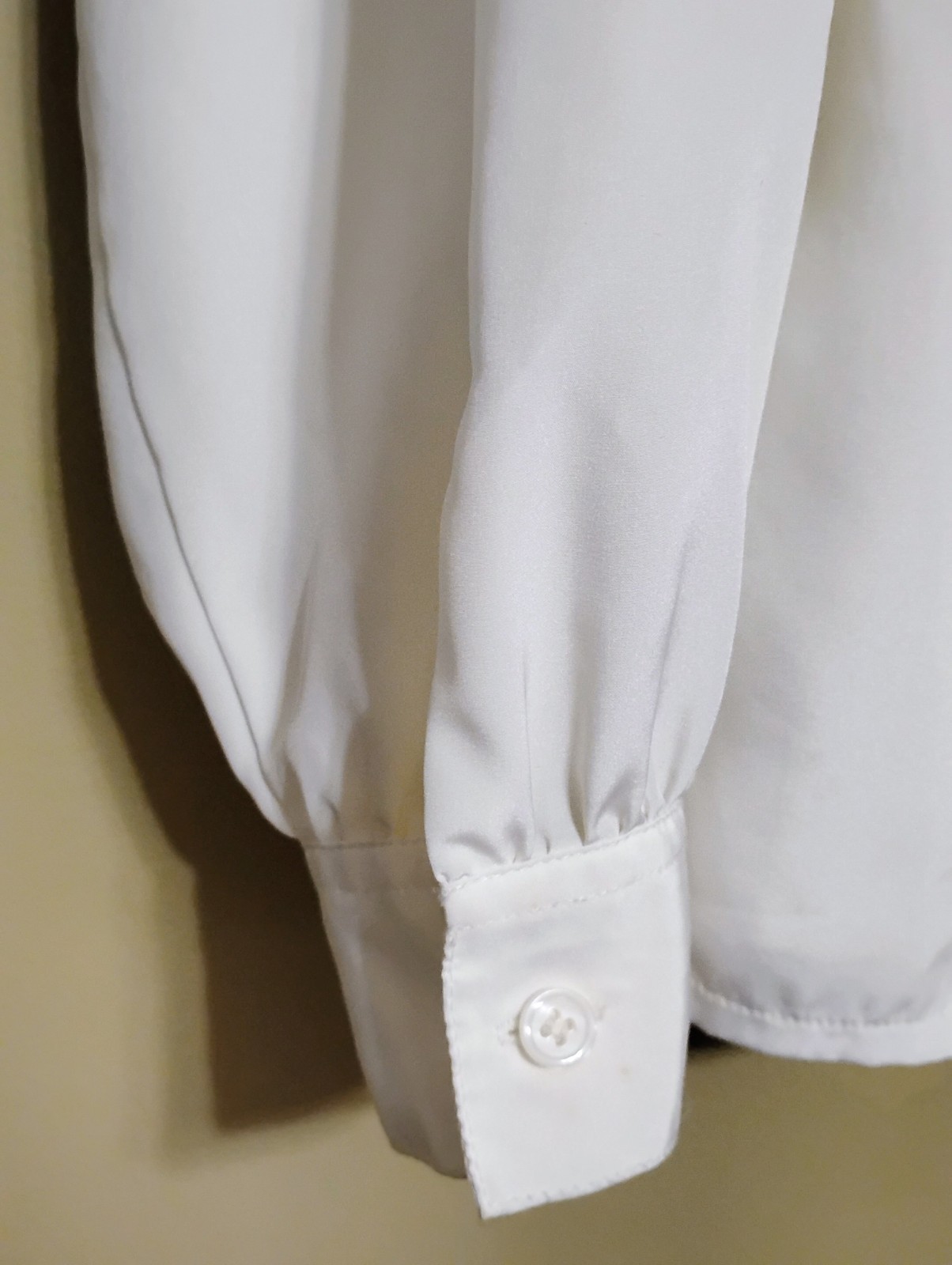 Vintage 80s JACOBSON’S Women’s Ivory Blouse w/ Pleated Wrapped Neckline SIZE 16