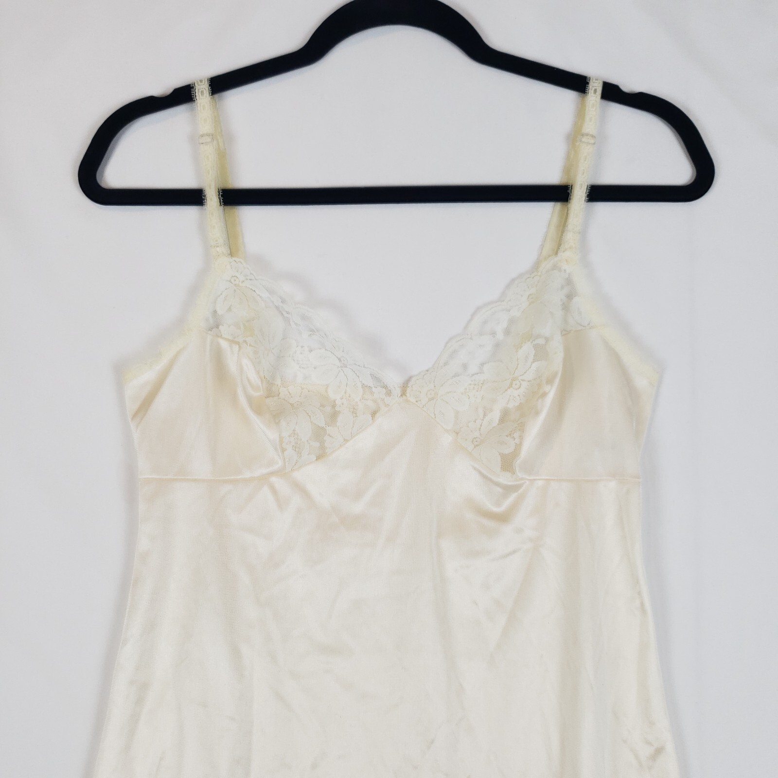 Vintage Kayser Nylon Full Slip Womens 32 Tall Small Lace Trim Thigh Slit Beige