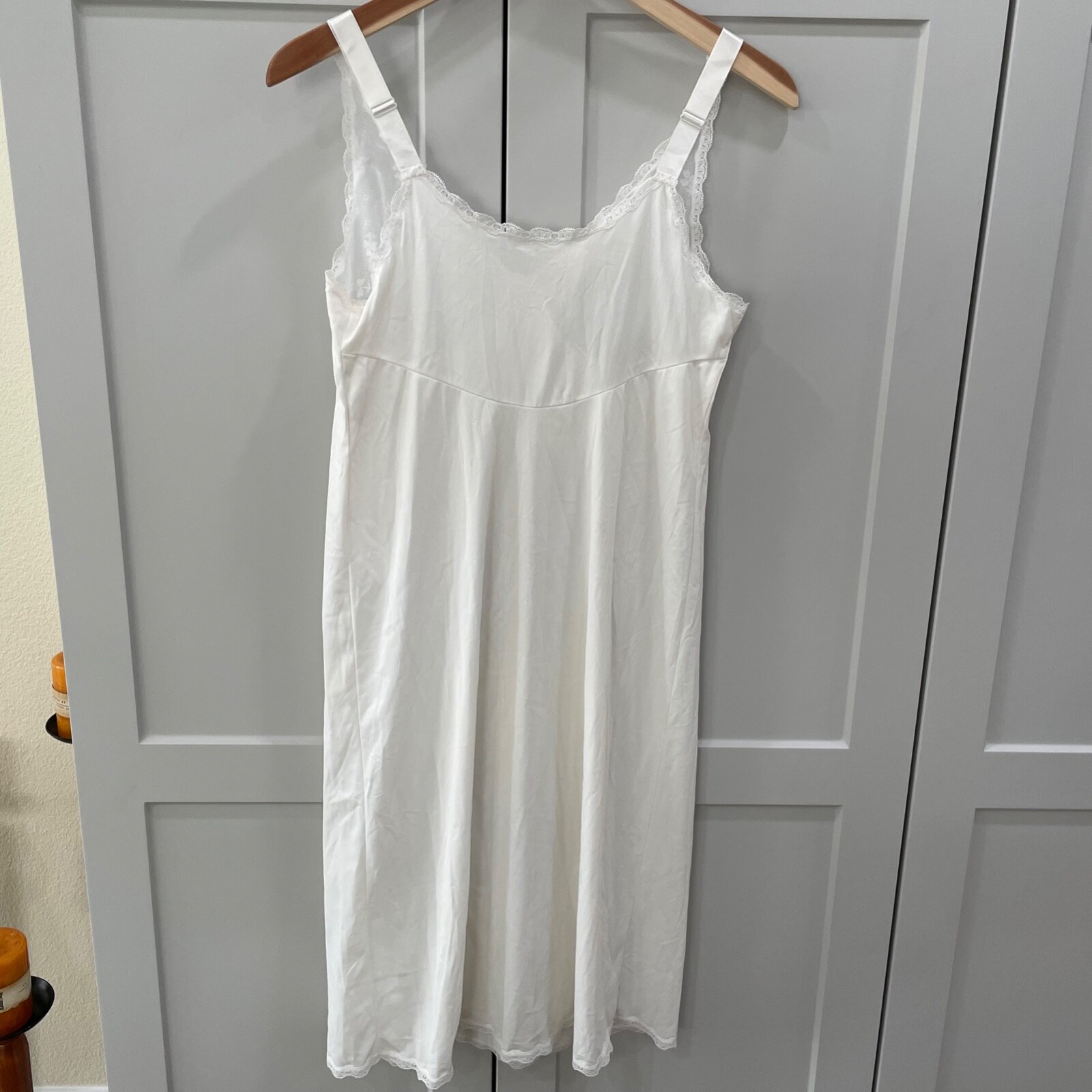 Vintage Slip Vanity Fair Women’s 34 Large Lingere White Lace Adjustable Strap