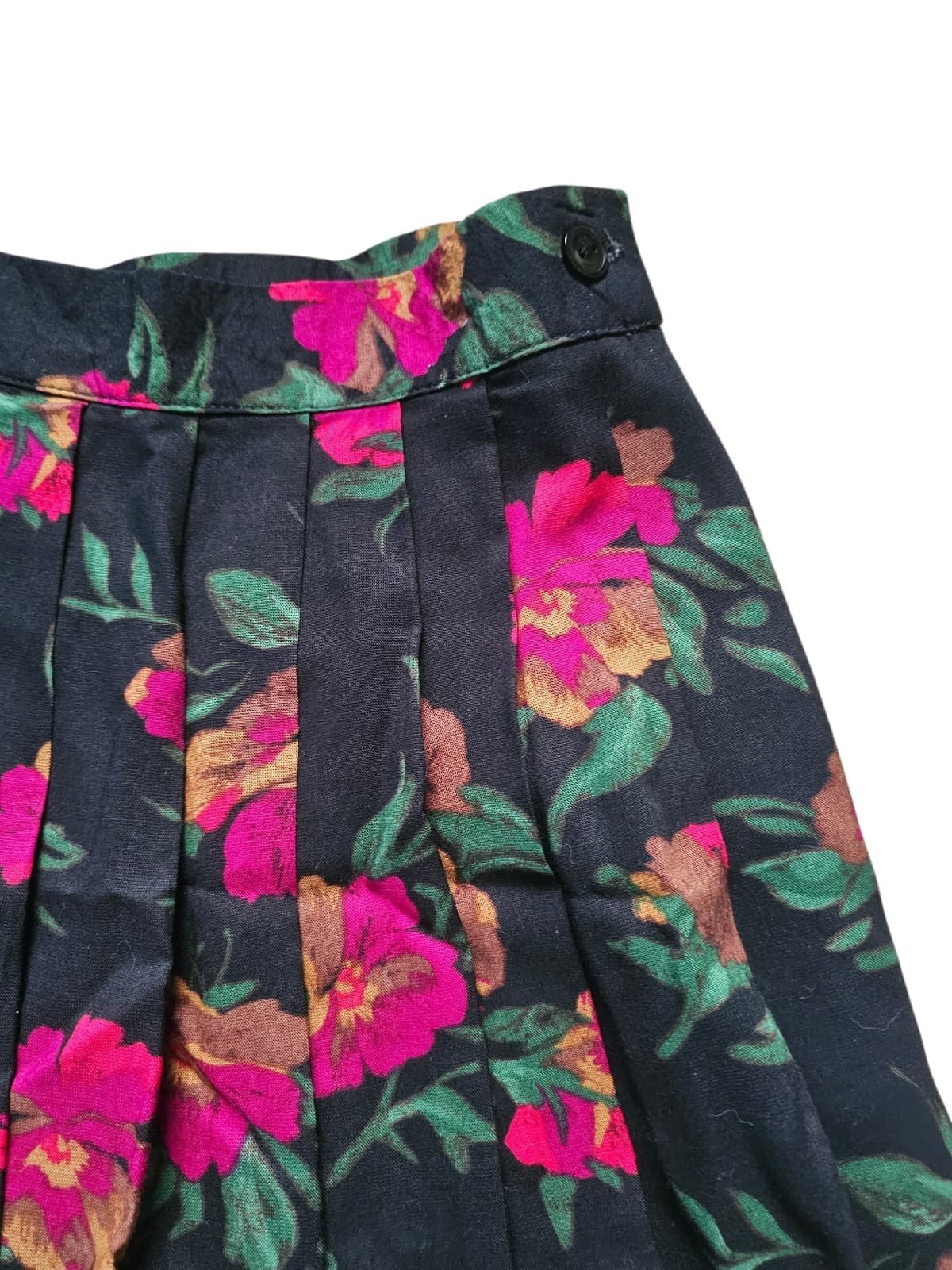 VTG 70s Worthington floral pleated skirt . size 6 . made in USA