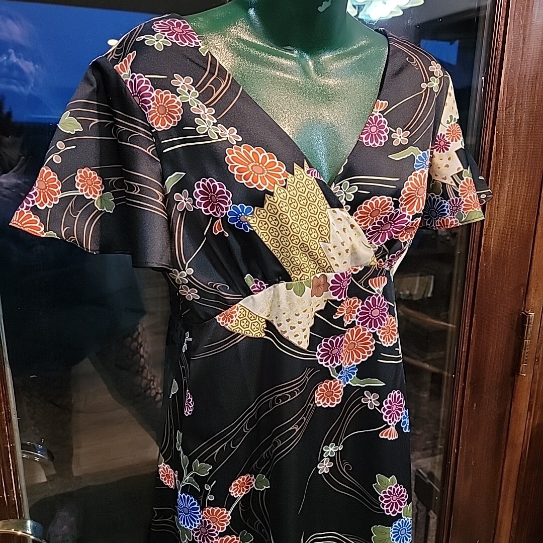 Nani Hawaii 10 Vintage maxi dress low plunge back Chris cross front black floral