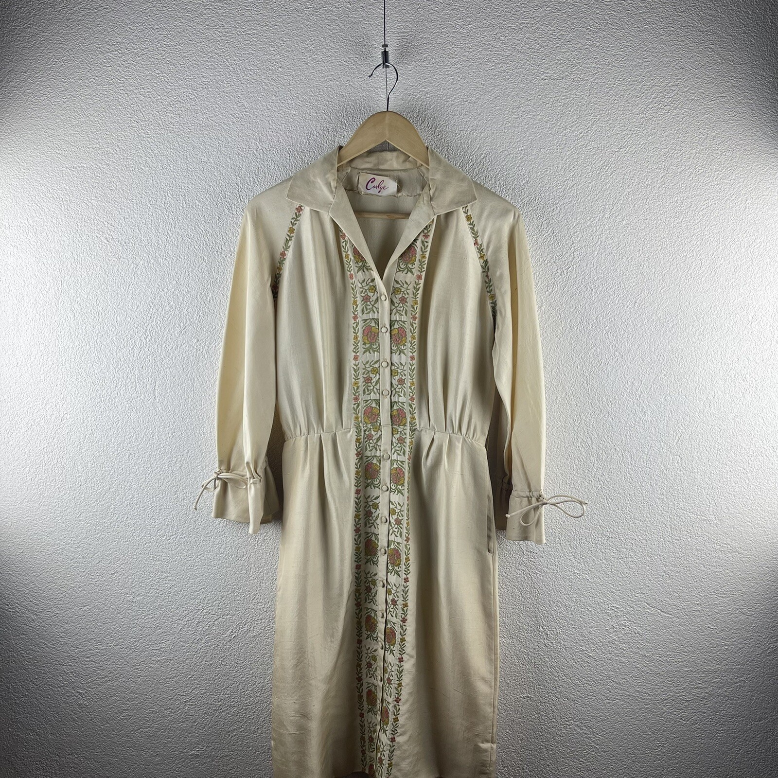 Vintage l 70s M Carlye Silk Floral Embroidery Ruffle Tie Cuff Pockets Belt Dress