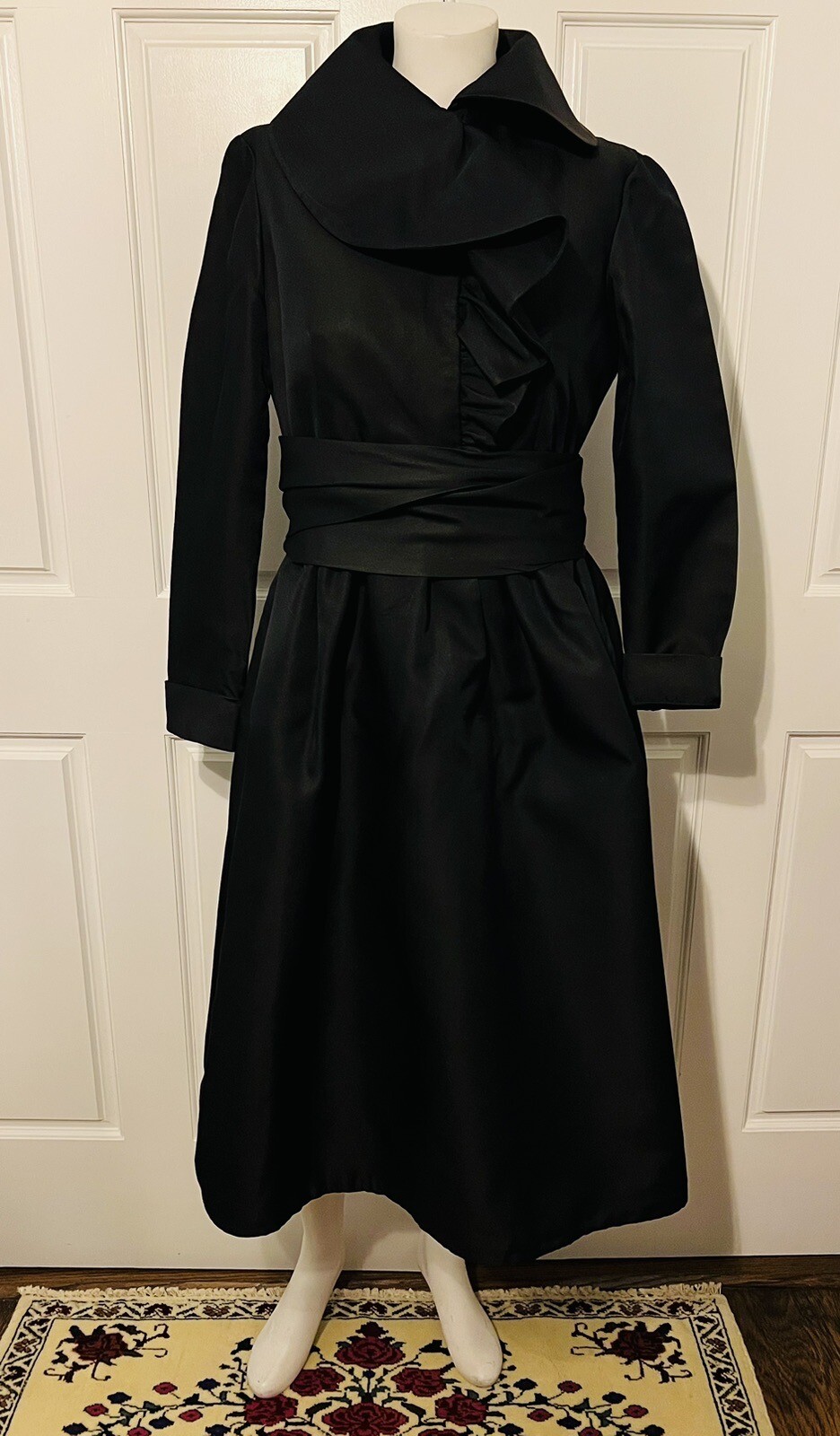 Vintage 1960s Geoffrey Beene Silk Crepe Ruffle Accent Long Sleeve Black Dress M