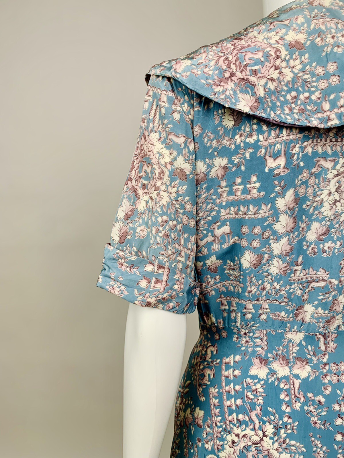 Vintage 1940s Rayon Novelty Print Shirtwaist Dress Deer Potted Flowers Blue Grey