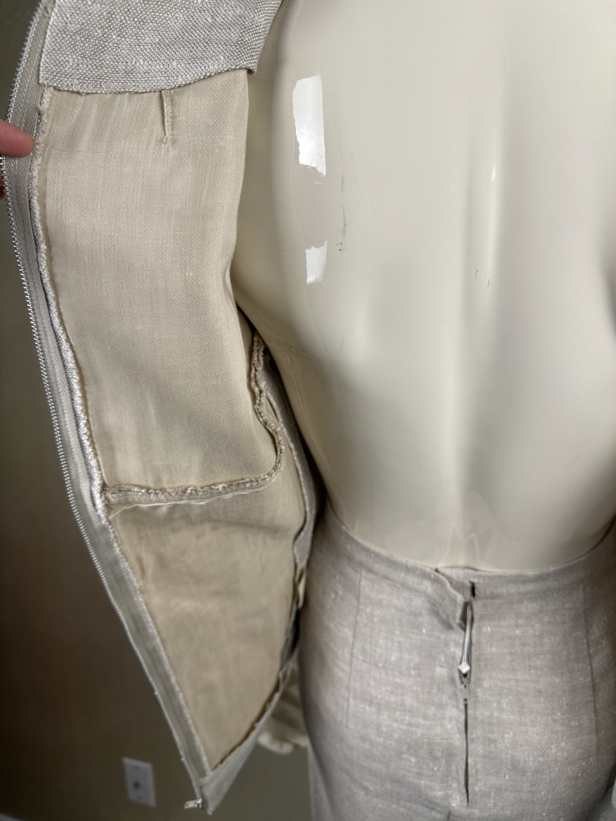 Vintage 1960’s Ladies JUNIOR SOPHISTICATES Tan Linen Two Piece Skirt Suit Set