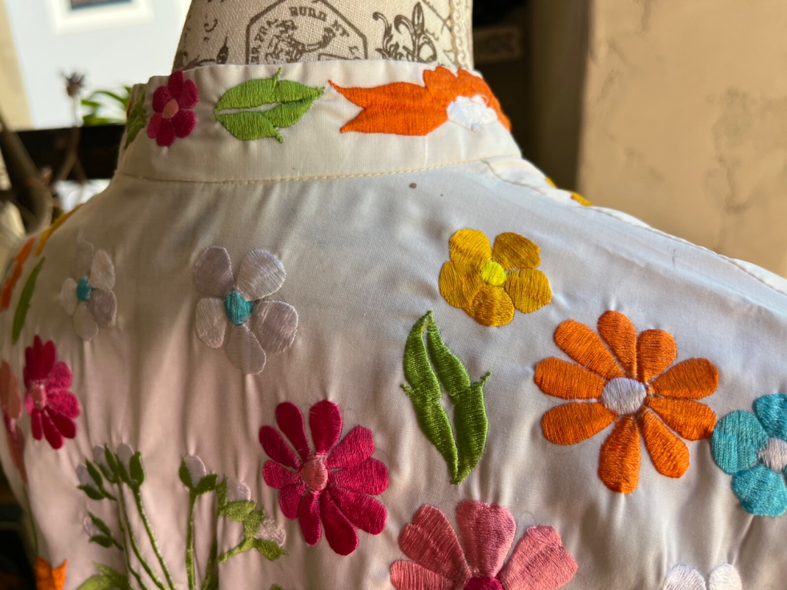 60s Jacket~Long Tunic Blouse~Embroidered Floral Hippie~Mandarin Collar~Size ML