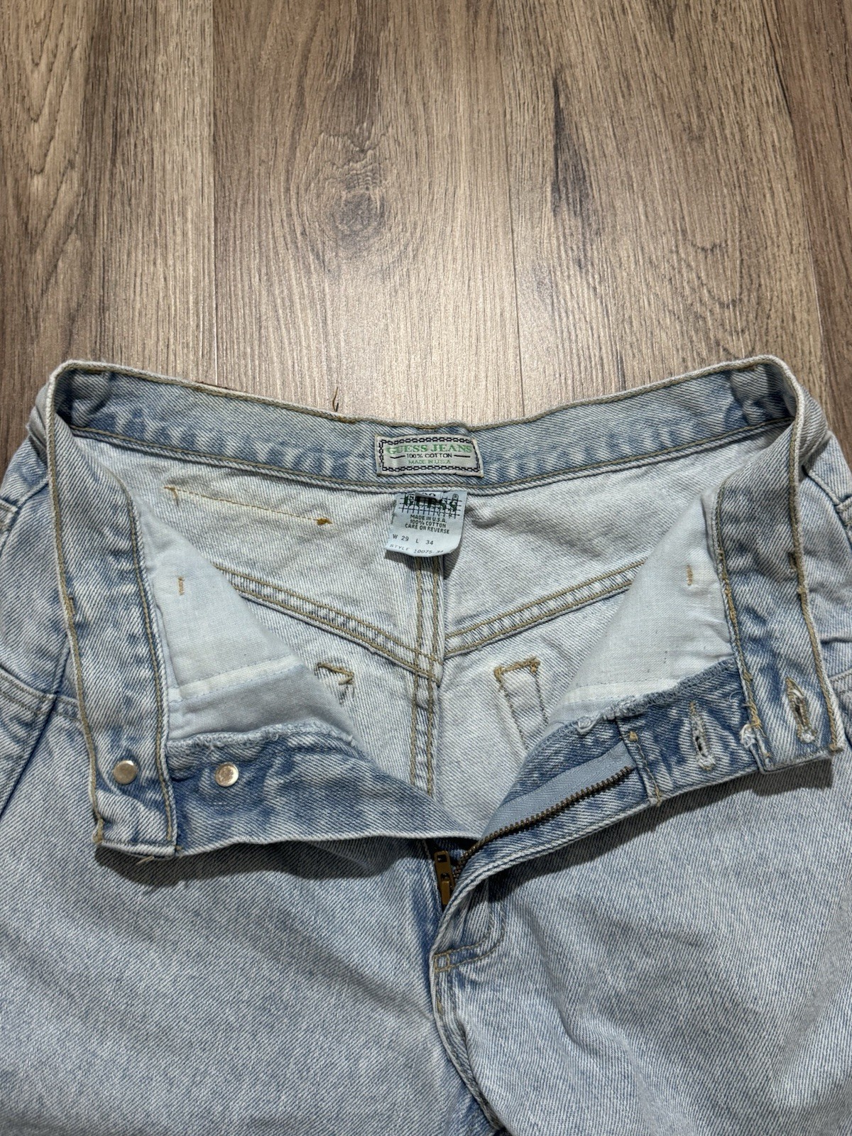 Vintage Guess 10075 – 34 USA Made Denim Jeans Size 29