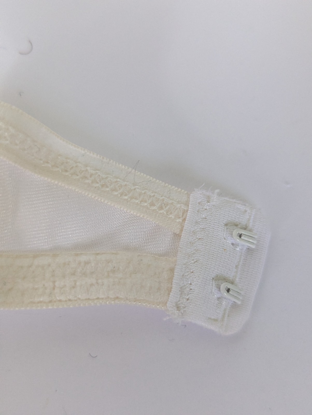 Vintage Victorias Secret Second Skin Satin Bra Miracle White Bow 34C 2002