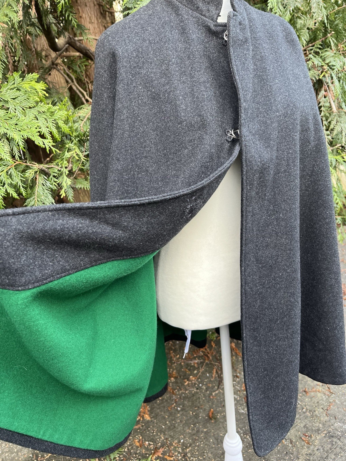 VTG Marvin Neitzal Wool Nurses Cape Dark Gray Green Lining O/S Repair Spot