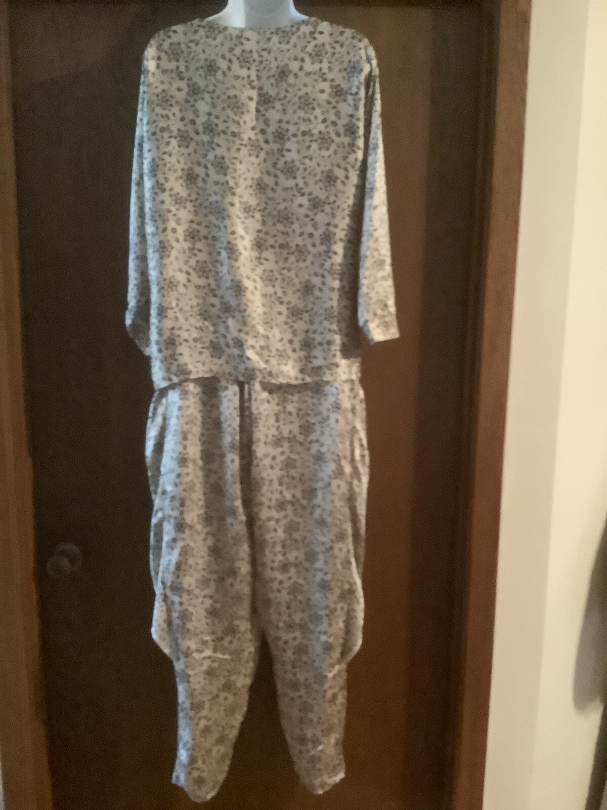 Vintage 60’s 2pc Silk Top & Pants Made In Holland Approx. Size 10