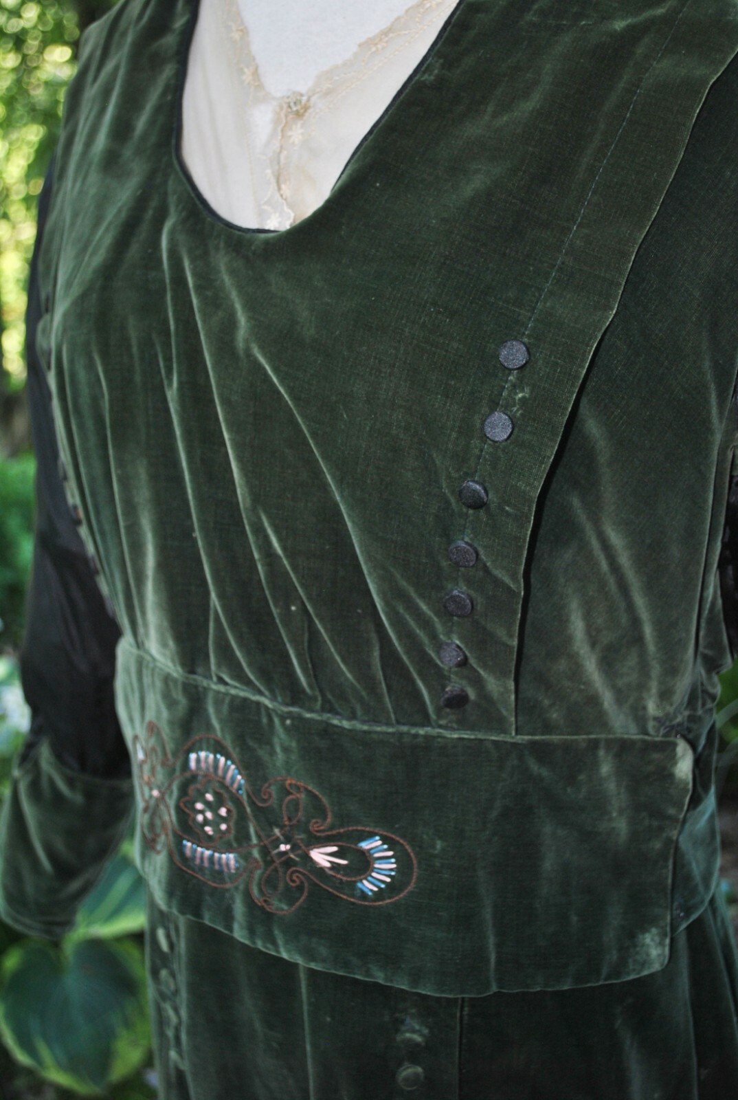 Antique Dress 1915 Green Velvet Evening Dress, Arts And Craft Embroidery Design