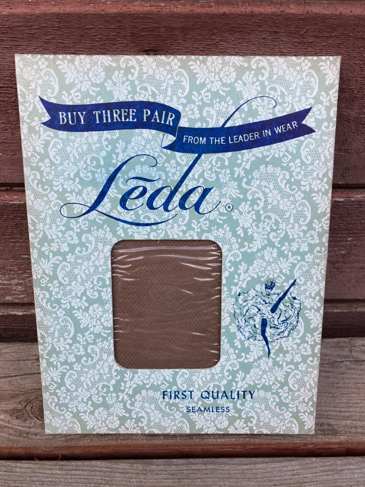 VTG NOS PKG LEDA NYLONS SEAMLESS MESH 9 1/2 OFF BLACK 3 PAIRS