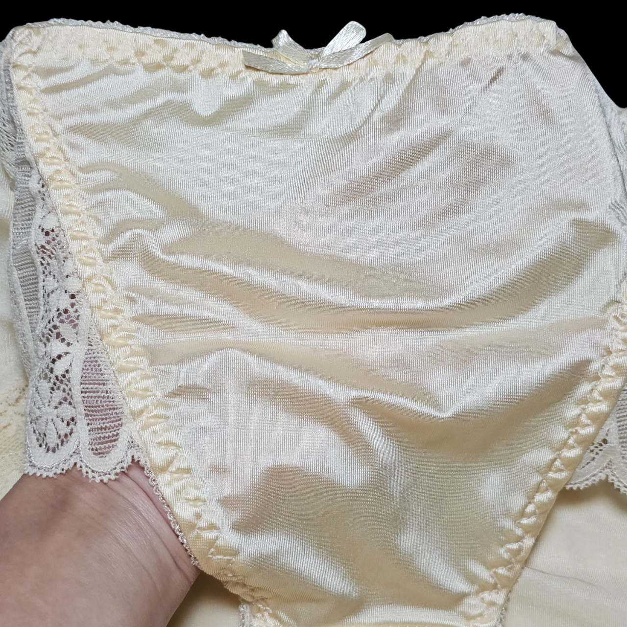 Vintage Slippery Yellow Panty Nylon Spandex Sissy Lace Brief Size 6-7 Hip 35-39″